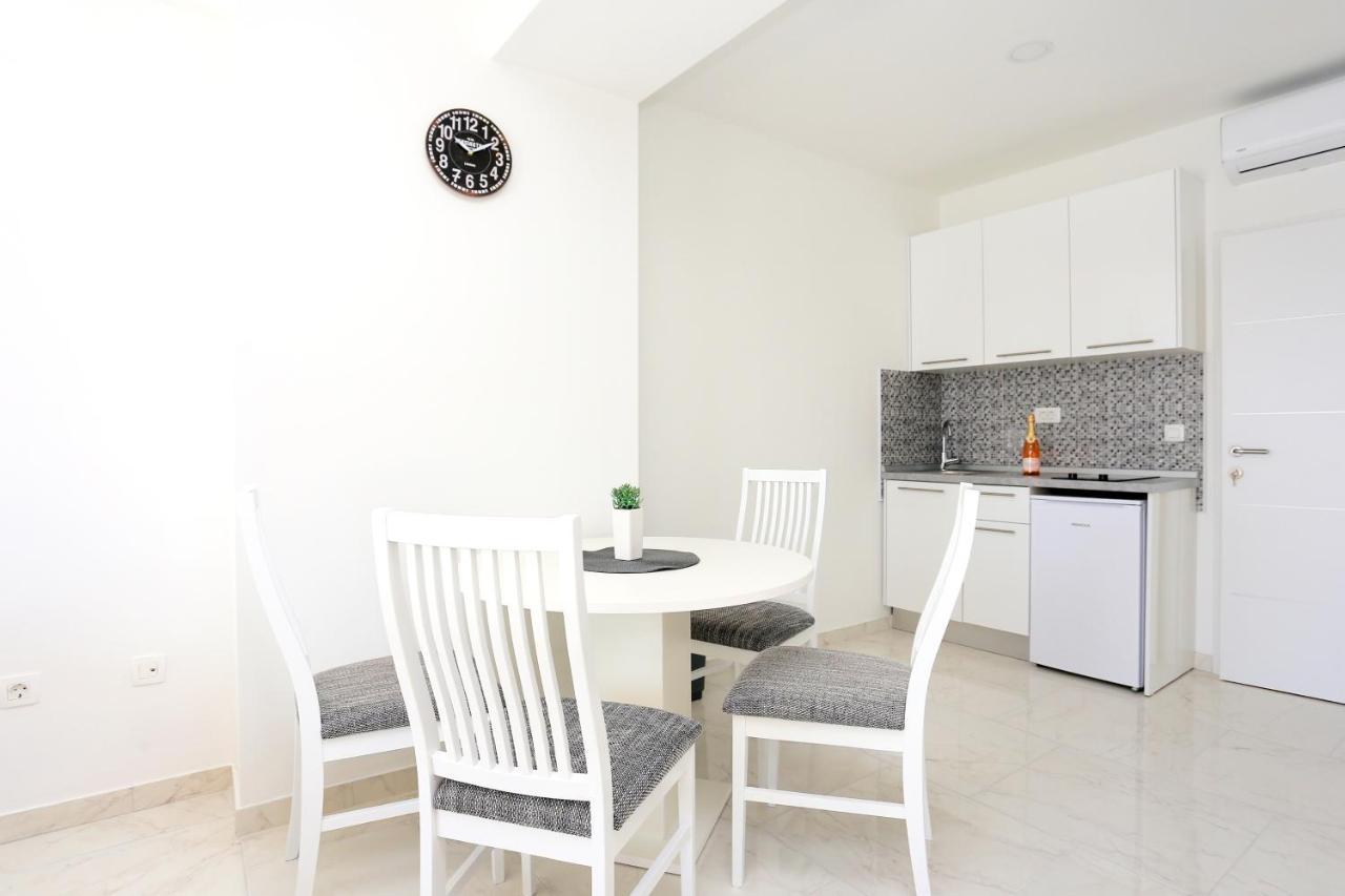 Family Friendly Apartments With A Swimming Pool Zivogosce - Porat, Makarska - 18150 ภายนอก รูปภาพ