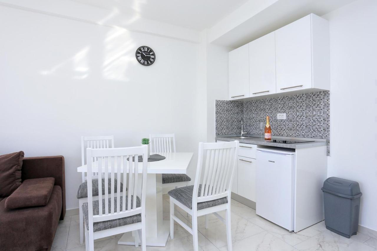 Family Friendly Apartments With A Swimming Pool Zivogosce - Porat, Makarska - 18150 ภายนอก รูปภาพ